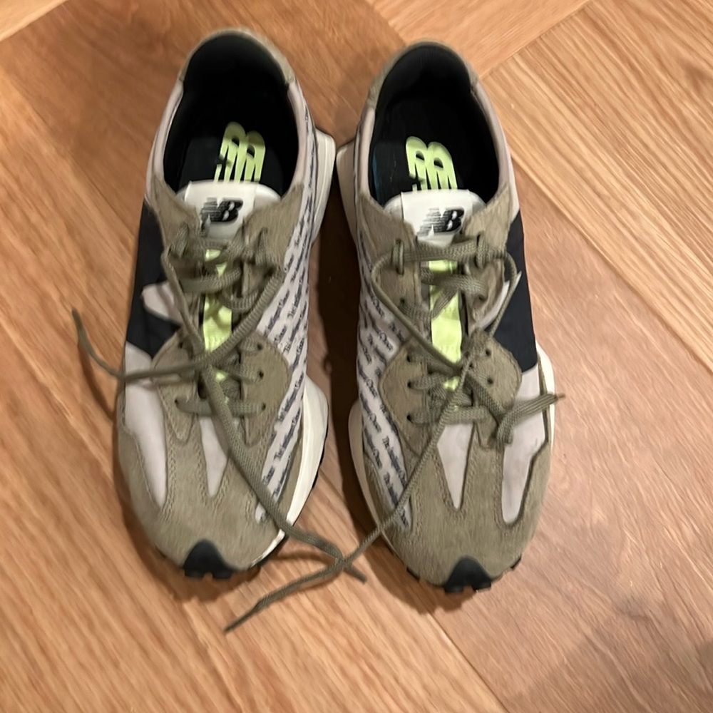 New Balance 327